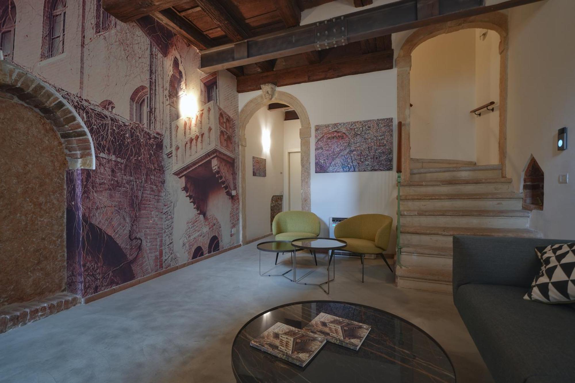 Palazzo Di Giulietta - Juliet'S Palace Верона Экстерьер фото